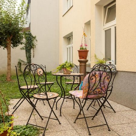 Apartments In Vienna Near Schonbrunn & Westbahnhof - Keyless Check-In Exterior photo