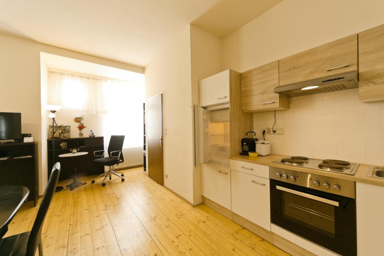 Apartments In Vienna Near Schonbrunn & Westbahnhof - Keyless Check-In Exterior photo