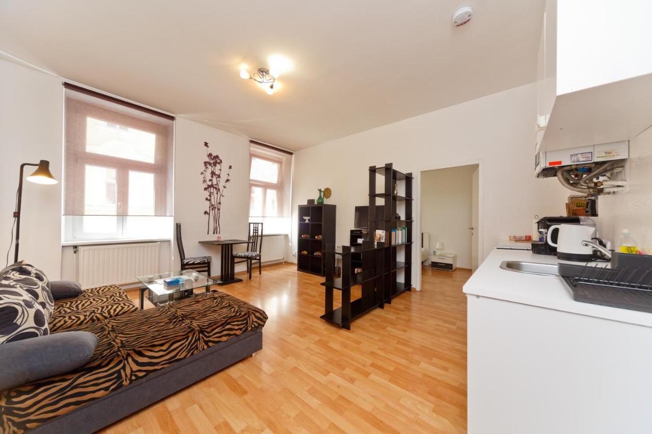 Apartments In Vienna Near Schonbrunn & Westbahnhof - Keyless Check-In Exterior photo