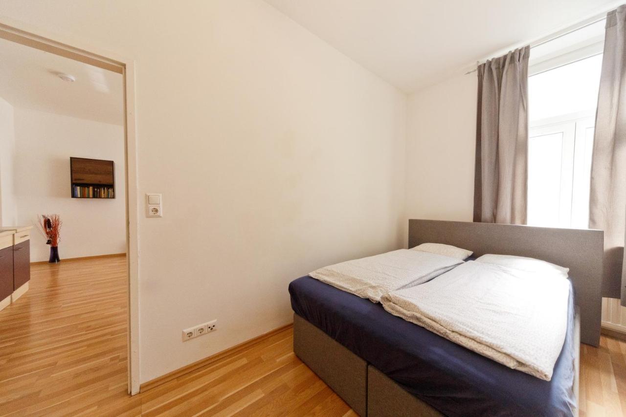 Apartments In Vienna Near Schonbrunn & Westbahnhof - Keyless Check-In Exterior photo