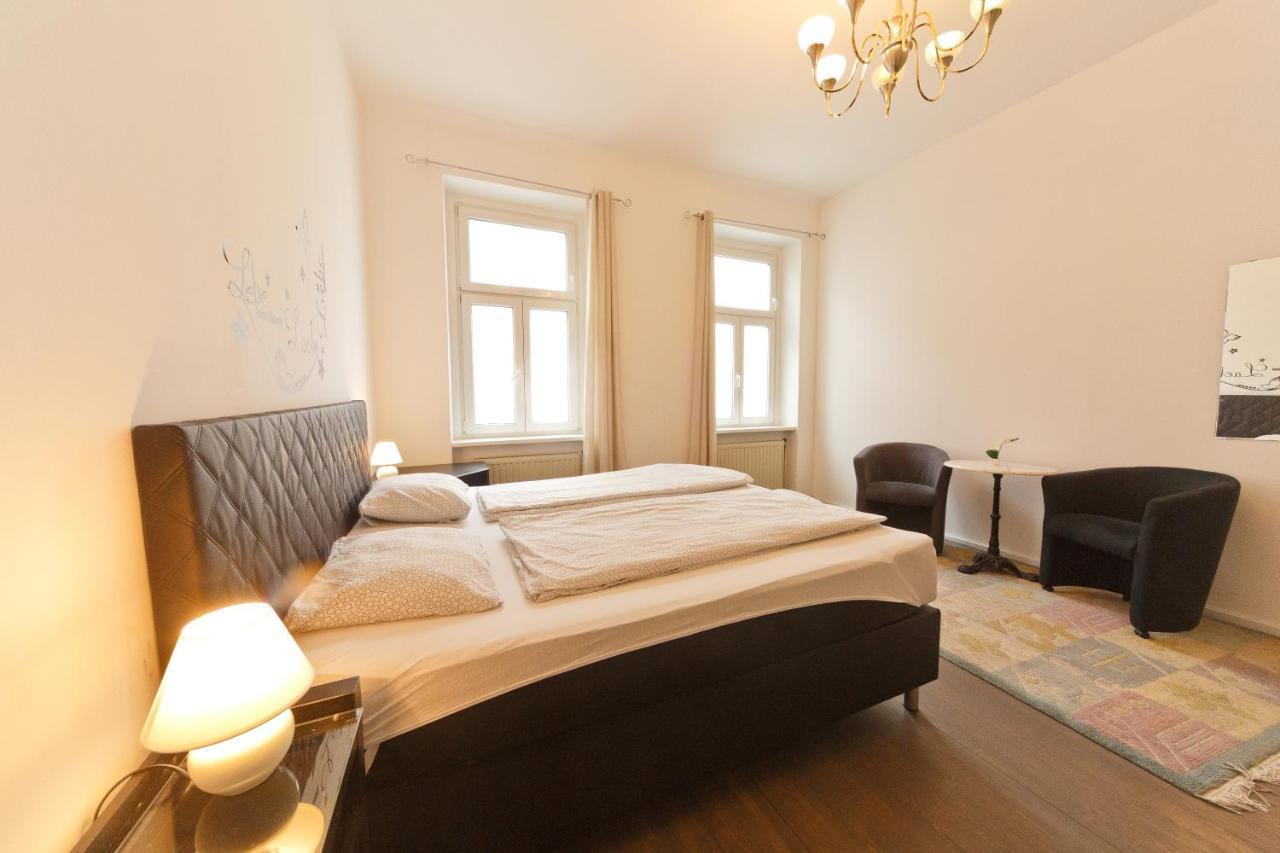 Apartments In Vienna Near Schonbrunn & Westbahnhof - Keyless Check-In Exterior photo